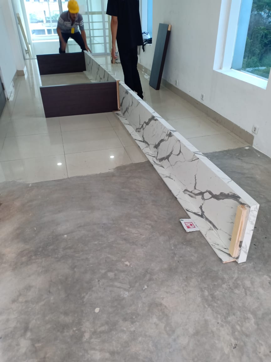 Jual Pemasangan meja bar di roof top gedung PLN UIP3BS | PaDi UMKM